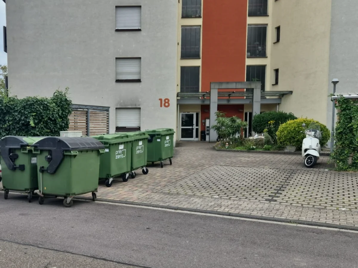 Ordentlicher Mülltonnen-Standplatz